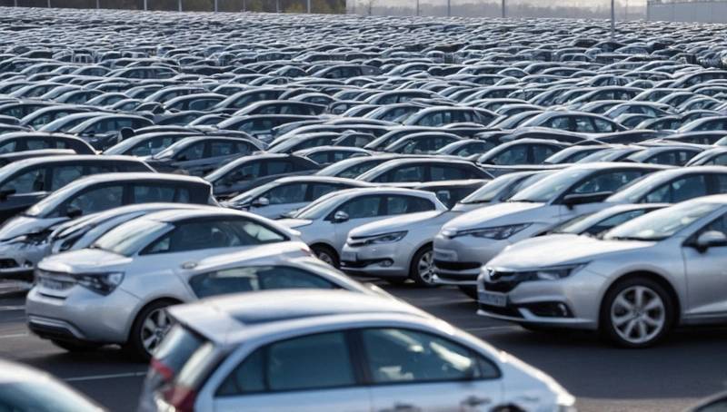 European car sales fall in January, as combustion engine sales declines outweigh electric vehicle gains