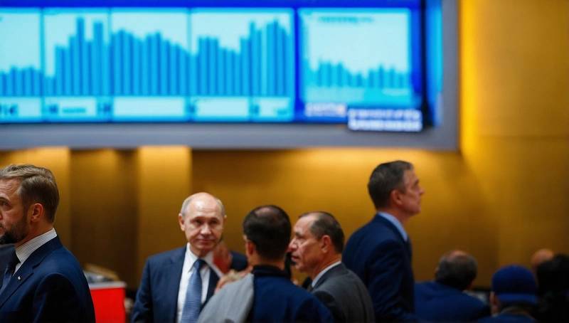 US stocks rise, gold nears all-time highs as Russia-Ukraine negotiations are in sight