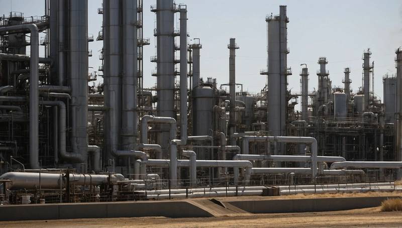 California Governor seeks assistance for struggling oil refiners