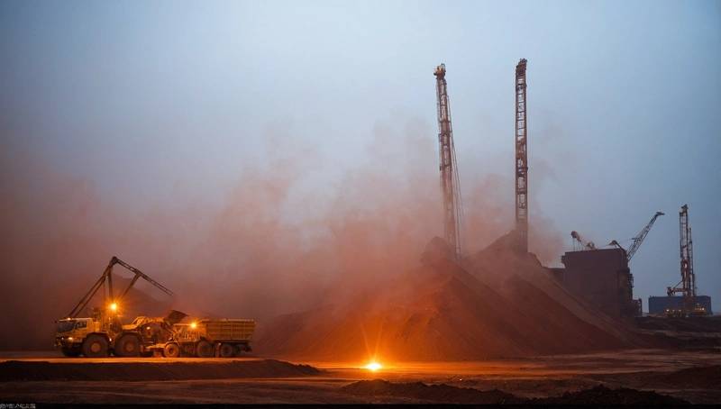 China's imports of iron ore are rising even as steel is struggling: Russell