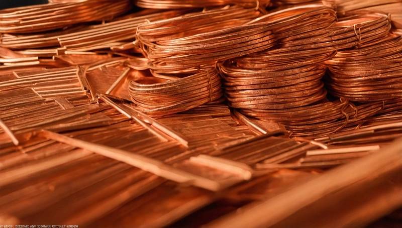 Copper prices rise on weaker dollar and tentative Middle East truce