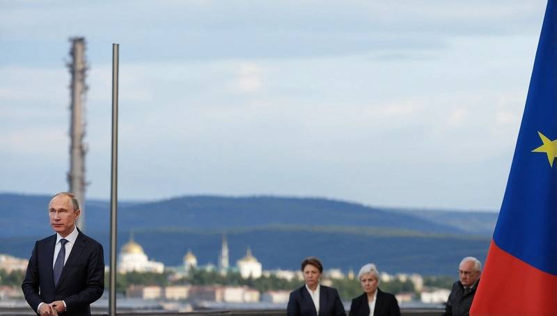 EU approves new sanctions against Russia with lower cap on oil prices