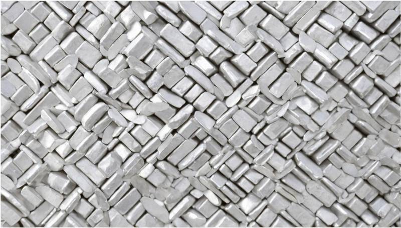 Zinc reaches peak in 4 months as LME availability declines