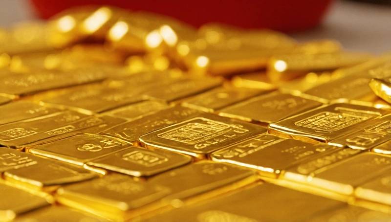 Gold extends decline after solid US economic data