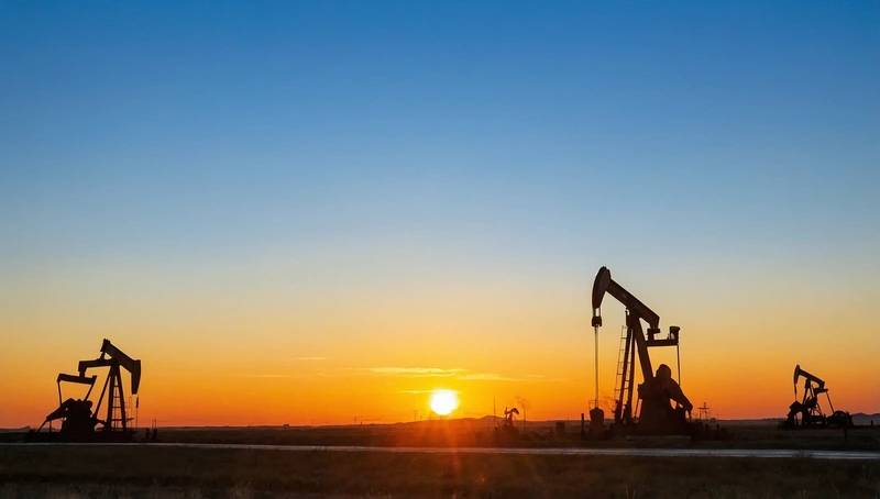 Oil prices rise on US trade optimism, drop in crude inventories