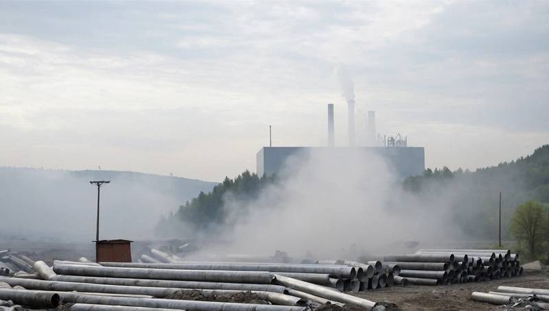Aluminium nears two-week low in Ukraine talks