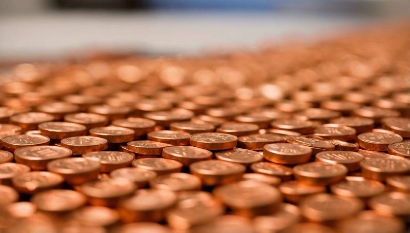 Copper prices are affected by a stronger dollar ahead of geopolitical events