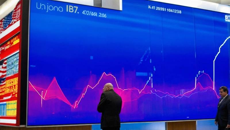 European stocks and US dollar fall as traders focus on Ukraine talks