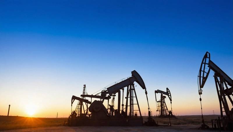 Oil prices drop as the market considers US summer driving, India's supply and the end of summer driving.