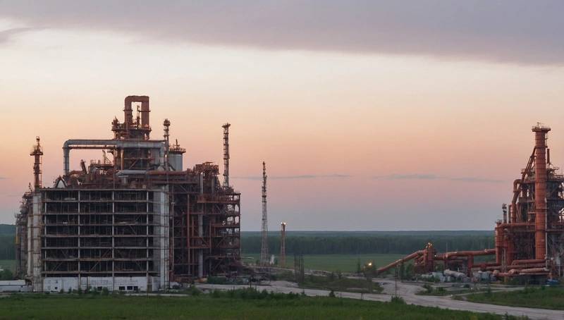 Rusal, the Russian aluminium giant, swings into a first-half loss due to expenses surging