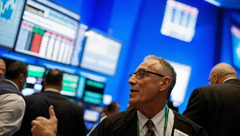 S&P 500 closes at record high, dollar gains; Nvidia shares fall after the bell