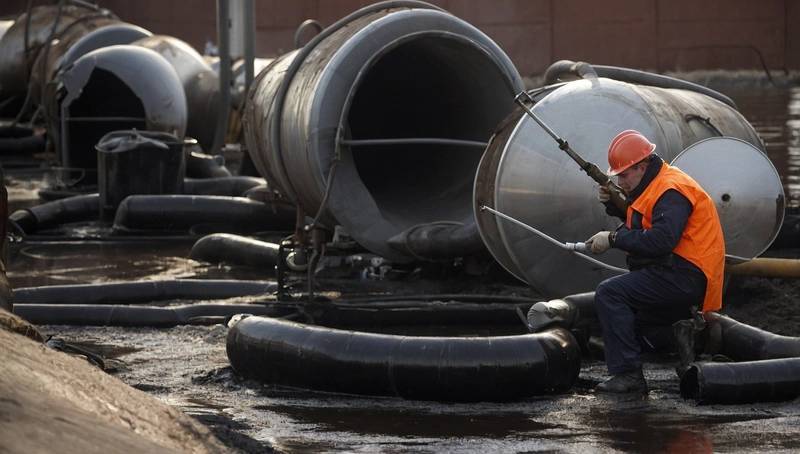 After the attack on Russian energy installations, oil gains continue