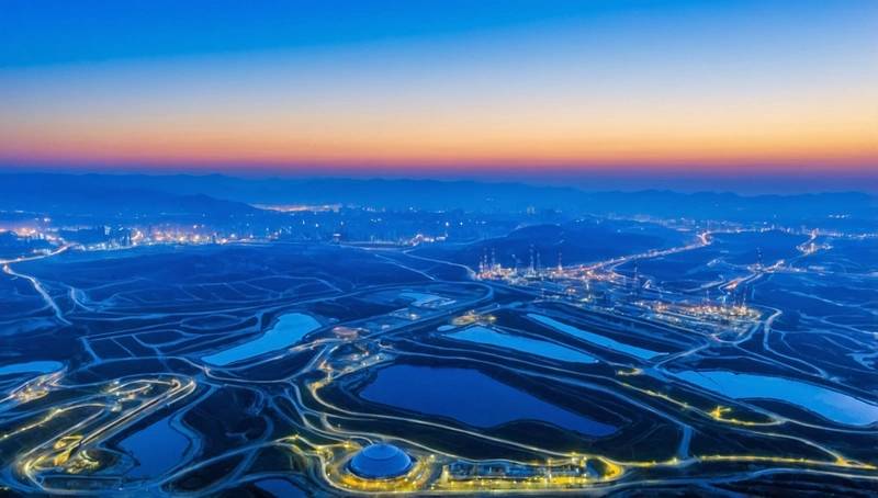 China continues to build crude oil stocks despite processing gains: Russell