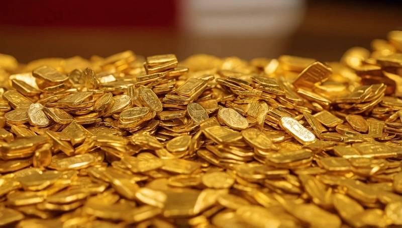 Gold consolidates following record rally, US-China discussions in focus