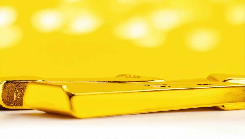 Gold prices rise on Dollar weakness as traders look to Fed rate cuts