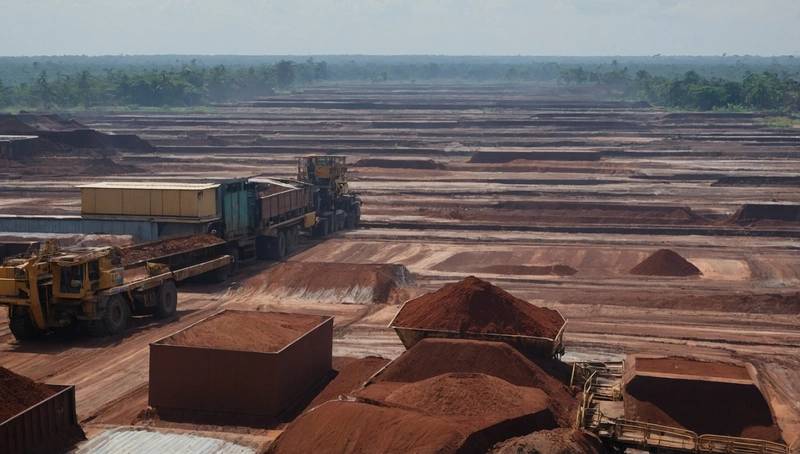 Indonesia auctions 629, 000 metric tons bauxite stocks