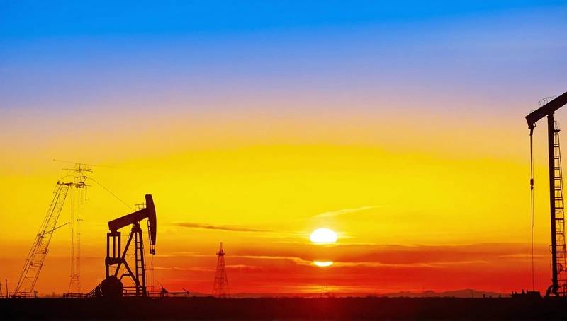 Oil prices fall on Ukraine talks and weak China data