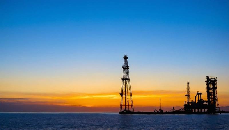 Oil prices rise as Venezuelan supply disruptions overshadow surplus concerns