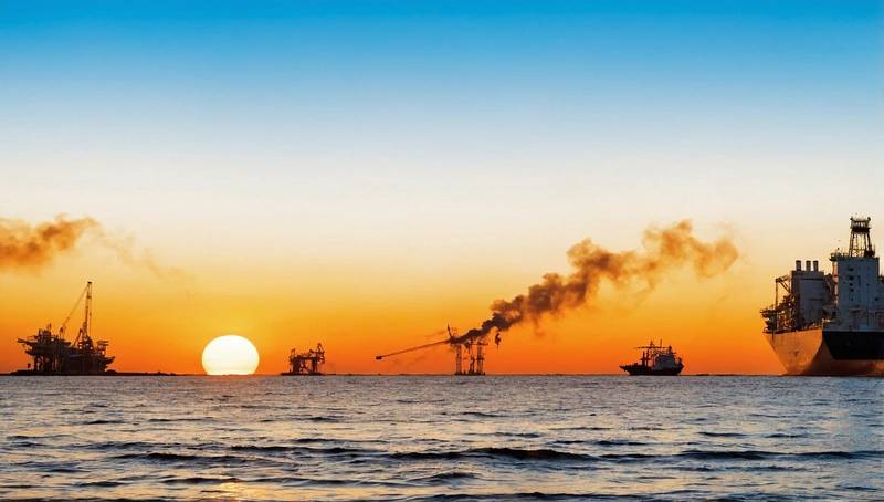 As global tensions increase, crude oil prices fall and shares decline