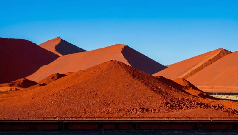 Low prices and falling shipments encourage iron ore buyers to buy, thus ending a six-day decline.