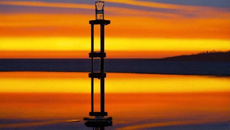 Oil drops 2% after US and Iran agree to talks