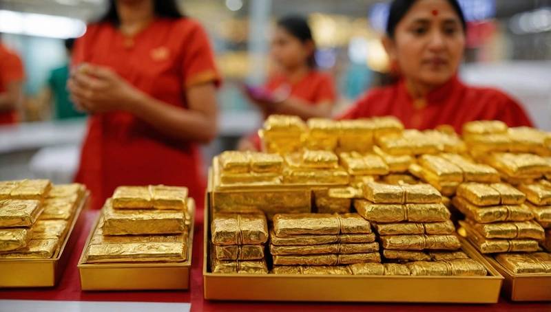 ASIA GOLD-Indian gold discounts reach near-decade-high; Mideast tensions boost China demand