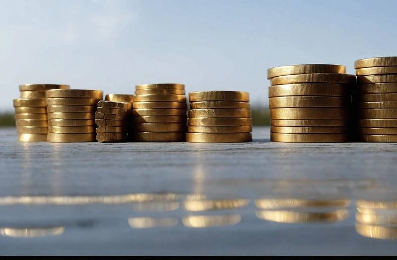 Gold continues to decline due to expectations of higher interest rate