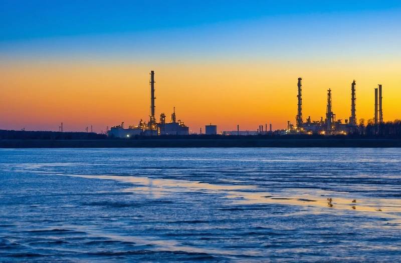 Rosneft says costs offset high oil prices, which explains the 73% drop in net income for 2025.