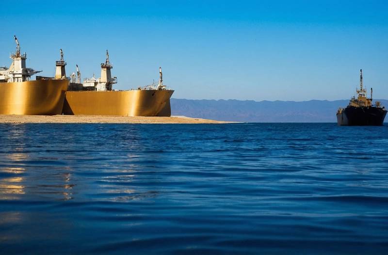 Gold prices steady as Trump's Iran deadline approaches